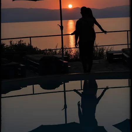Antares Boutique * Μπενίτσες